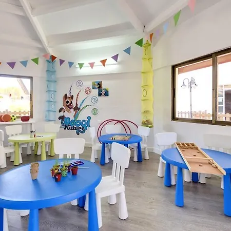 Garden Aparthotel 4*